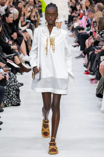 Look 4